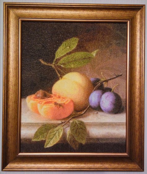 Работа «Натюрморт с персиками и черносливом»