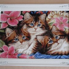 Работа «3 котёнка с лилиями»