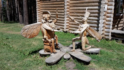 Деревянные скульптуры под открытым небом №102637