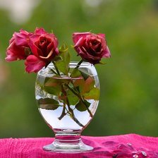 Оригинал схемы вышивки «ваза с розами» (№2835)