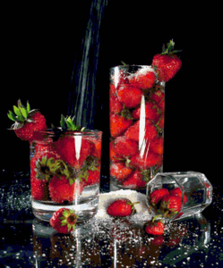 сочные ягоды - стакан, ягоды, натюрморт, клубника - предпросмотр