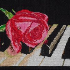 Оригинал схемы вышивки «Розы на пианино» (№433998)