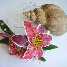 Схема вышивки «Лилия с ракушкой»