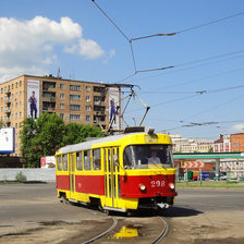 Схема вышивки «Трамвай на площади»