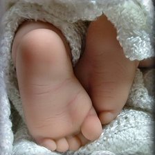 Схема вышивки «младенческие ножки»