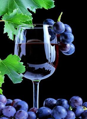 вино - виноград, на черном, вино - оригинал