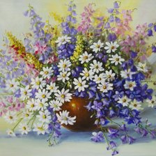 букет полевых цветов в вазе