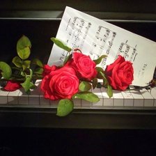 Схема вышивки «Розы на фортепиано»
