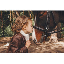 Оригинал схемы вышивки «Маленькая девочка с конем» (№955977)