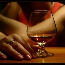 Схема вышивки «девушка пьет виски»