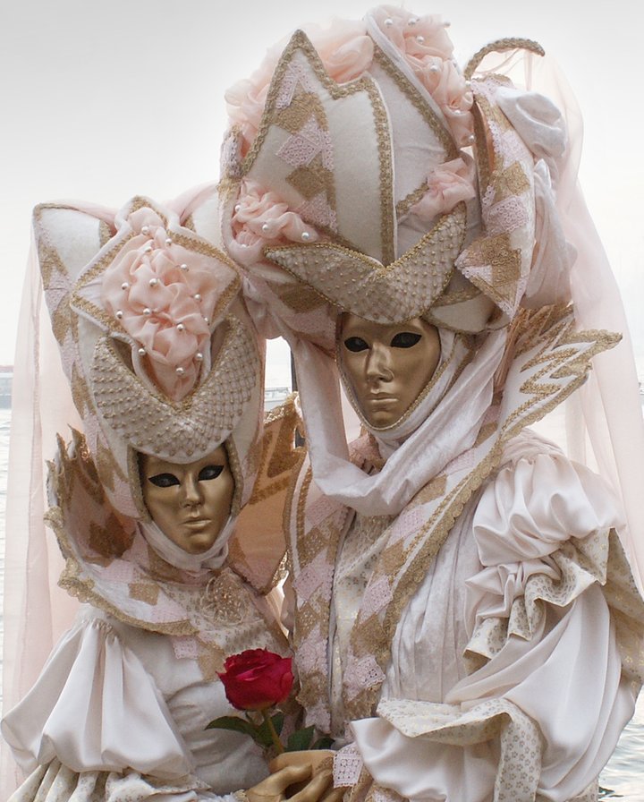 Венецианская свадьба - карнавал, пара, роза, маски, свадьба, венеция - оригинал