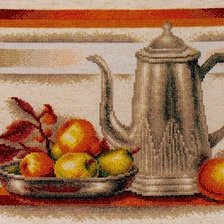 натюрморт с чайником и фруктами