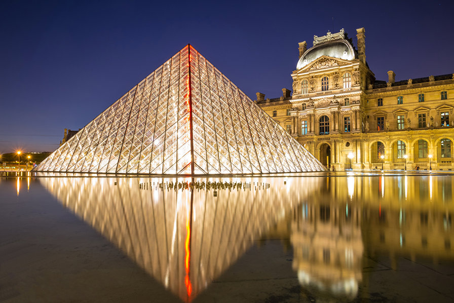 Louvre in the night - париж - оригинал