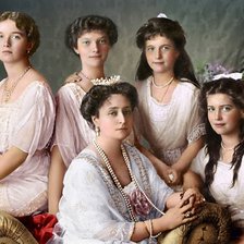 Оригинал схемы вышивки «Императрица Александра Федоровна с дочерьми» (№2616008)