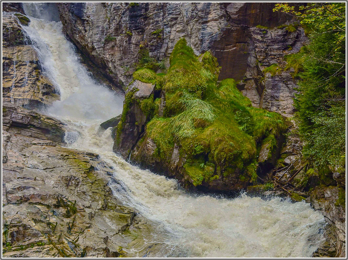 Водопад - водопад, вода, речка, скалы, ручей, горы - оригинал
