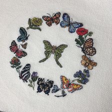 Процесс «Игольница с бабочками и цветами»